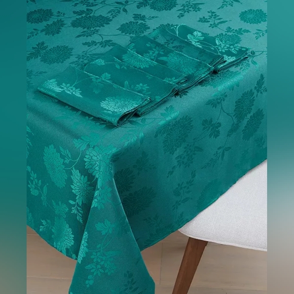 MARTHA STEWART COLLECTION 84" Tablecloth & 6 Napkins, Created for Macy's - Picture 2 of 4